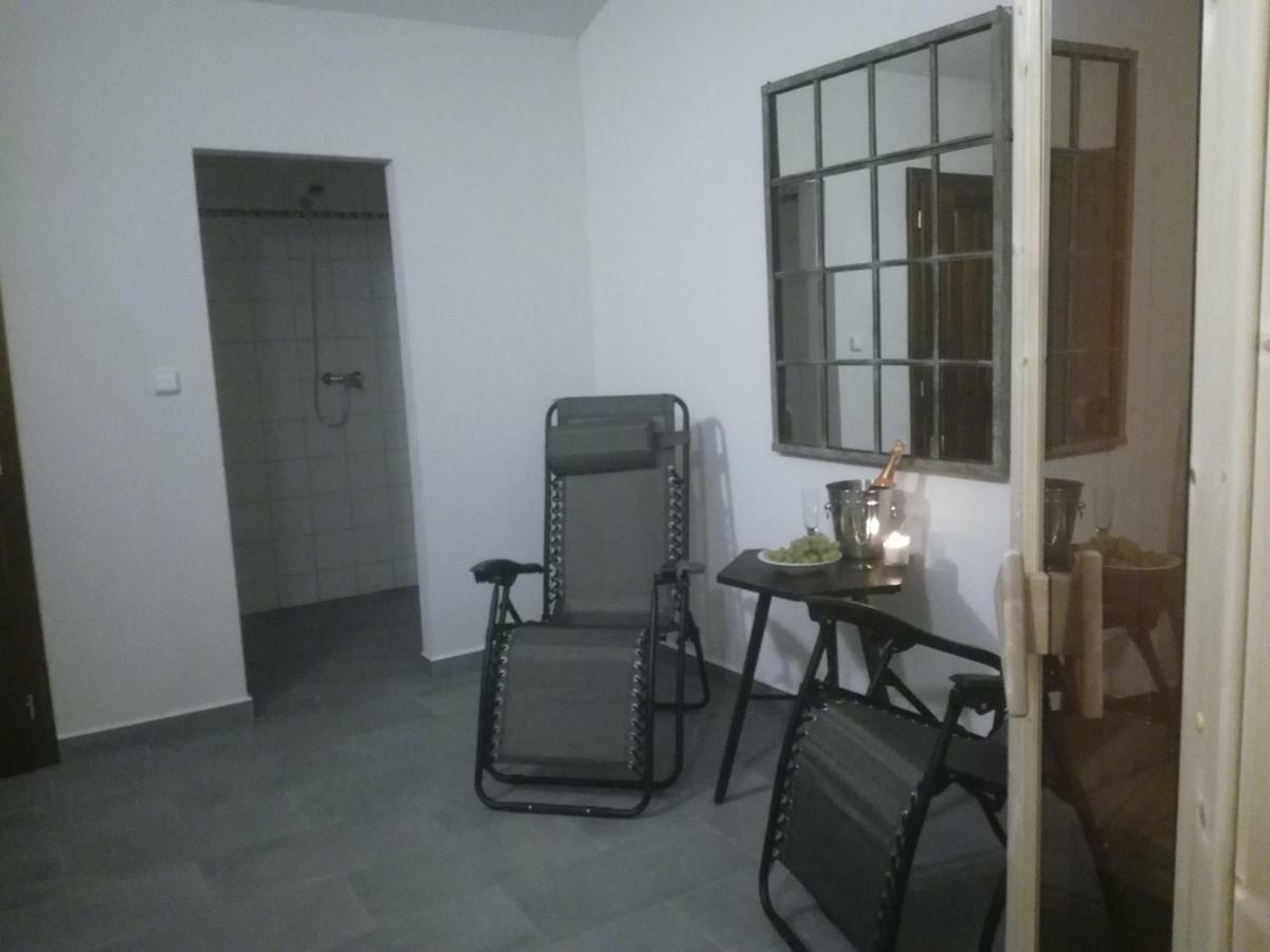 Na Letnim Byte Kouřim المظهر الخارجي الصورة